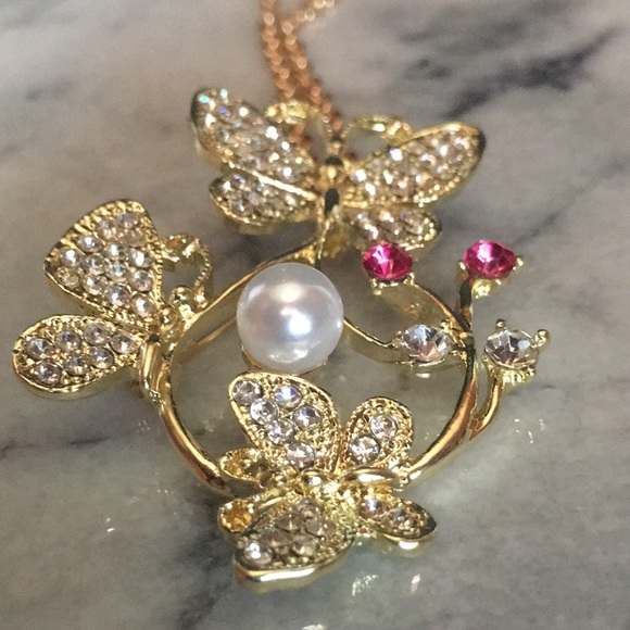 Rhinestone Butterfly Pearl Necklace/Brooch - Picture 9 of 16